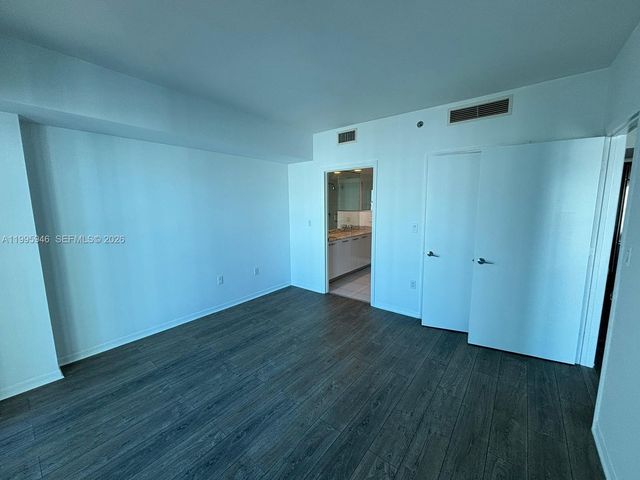 55 SE 6th St 2005, Miami, FL 33131