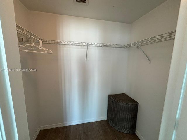 55 SE 6th St 2005, Miami, FL 33131