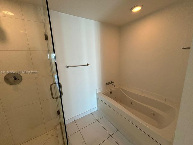 55 SE 6th St 2005, Miami, FL 33131