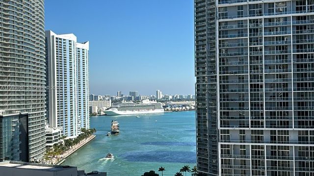 55 SE 6th St 2005, Miami, FL 33131