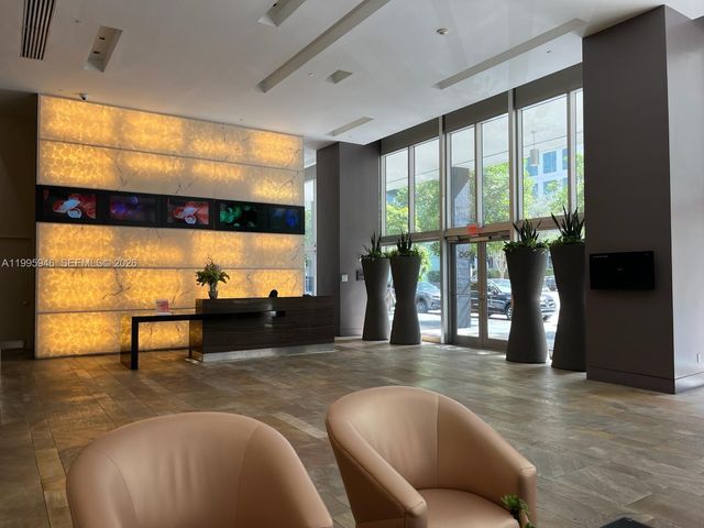 55 SE 6th St 2005, Miami, FL 33131