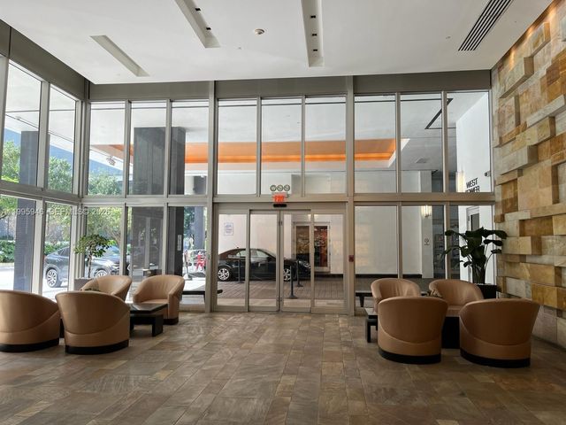 55 SE 6th St 2005, Miami, FL 33131