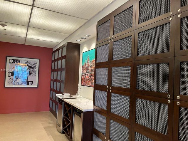 55 SE 6th St 2005, Miami, FL 33131