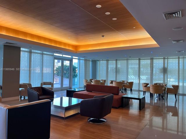 55 SE 6th St 2005, Miami, FL 33131