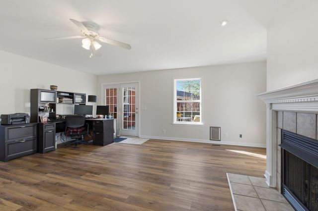 412 Eisenhower Dr, Ashland City, TN 37015
