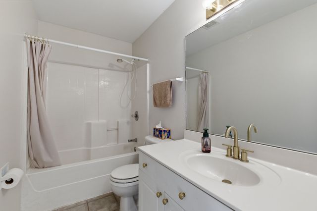 412 Eisenhower Dr, Ashland City, TN 37015
