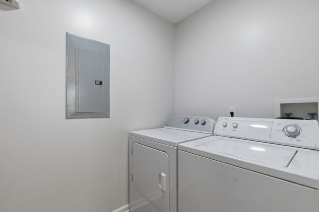412 Eisenhower Dr, Ashland City, TN 37015