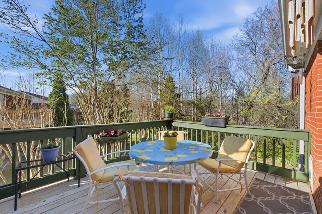 412 Eisenhower Dr, Ashland City, TN 37015