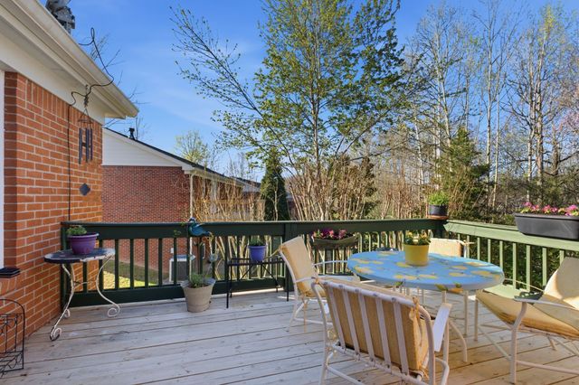 412 Eisenhower Dr, Ashland City, TN 37015