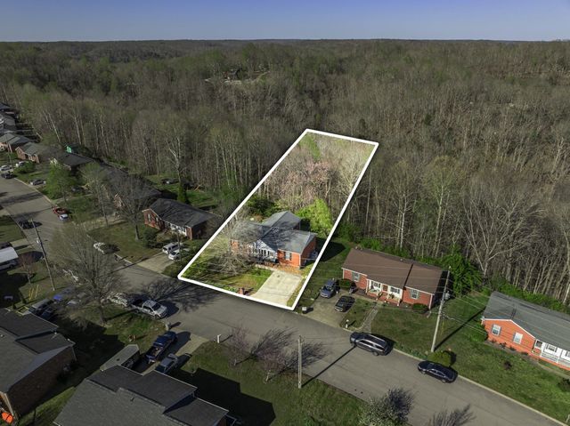 412 Eisenhower Dr, Ashland City, TN 37015