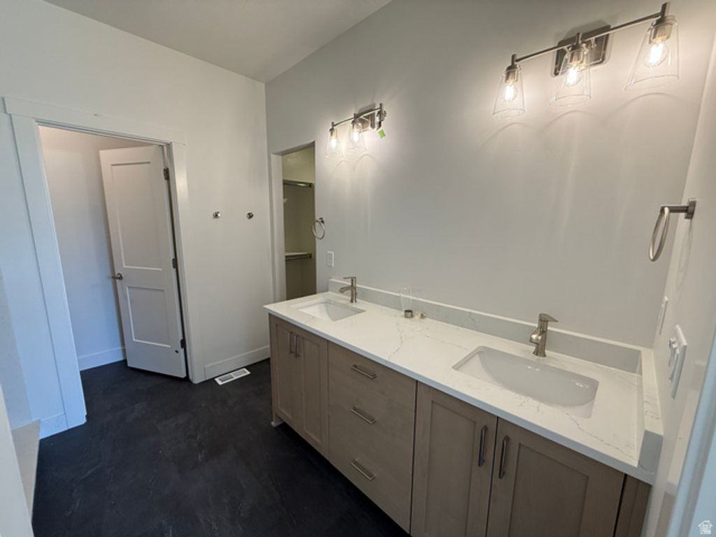 Image 12 of property listing at 6382 S LARRY WAY #140, South Weber, UT 84405