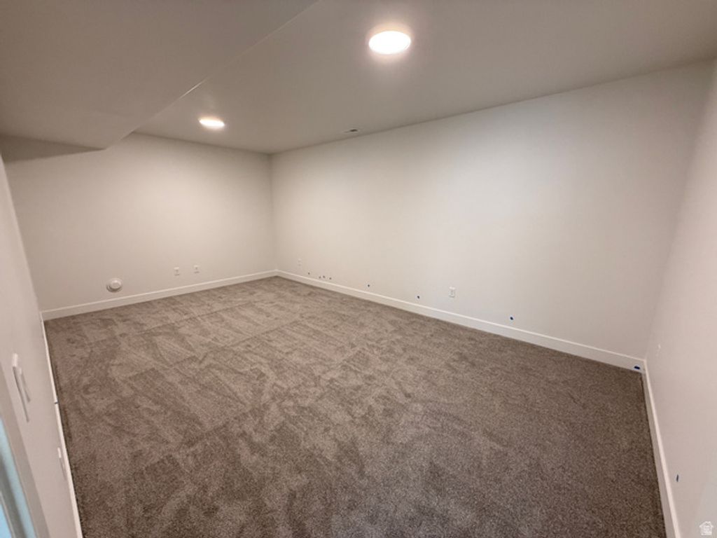 Image 19 of property listing at 6382 S LARRY WAY #140, South Weber, UT 84405