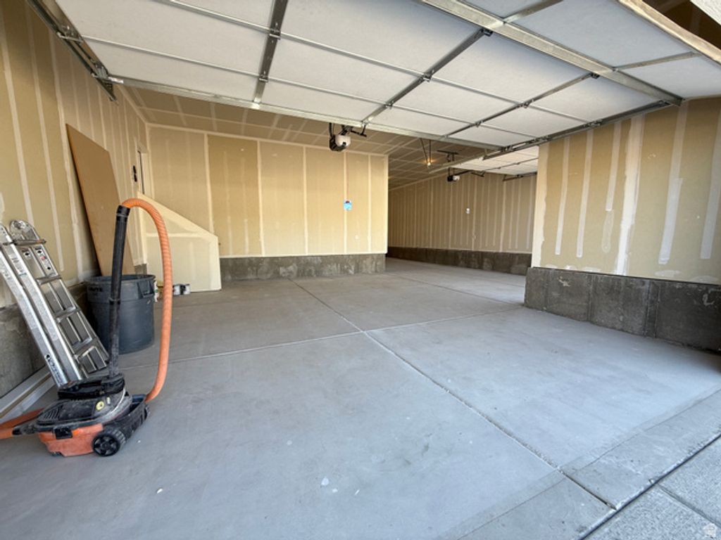 Image 26 of property listing at 6382 S LARRY WAY #140, South Weber, UT 84405