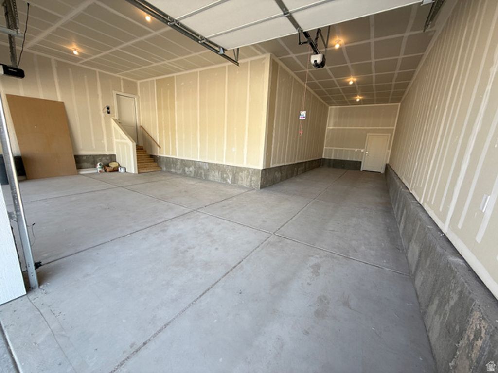 Image 27 of property listing at 6382 S LARRY WAY #140, South Weber, UT 84405