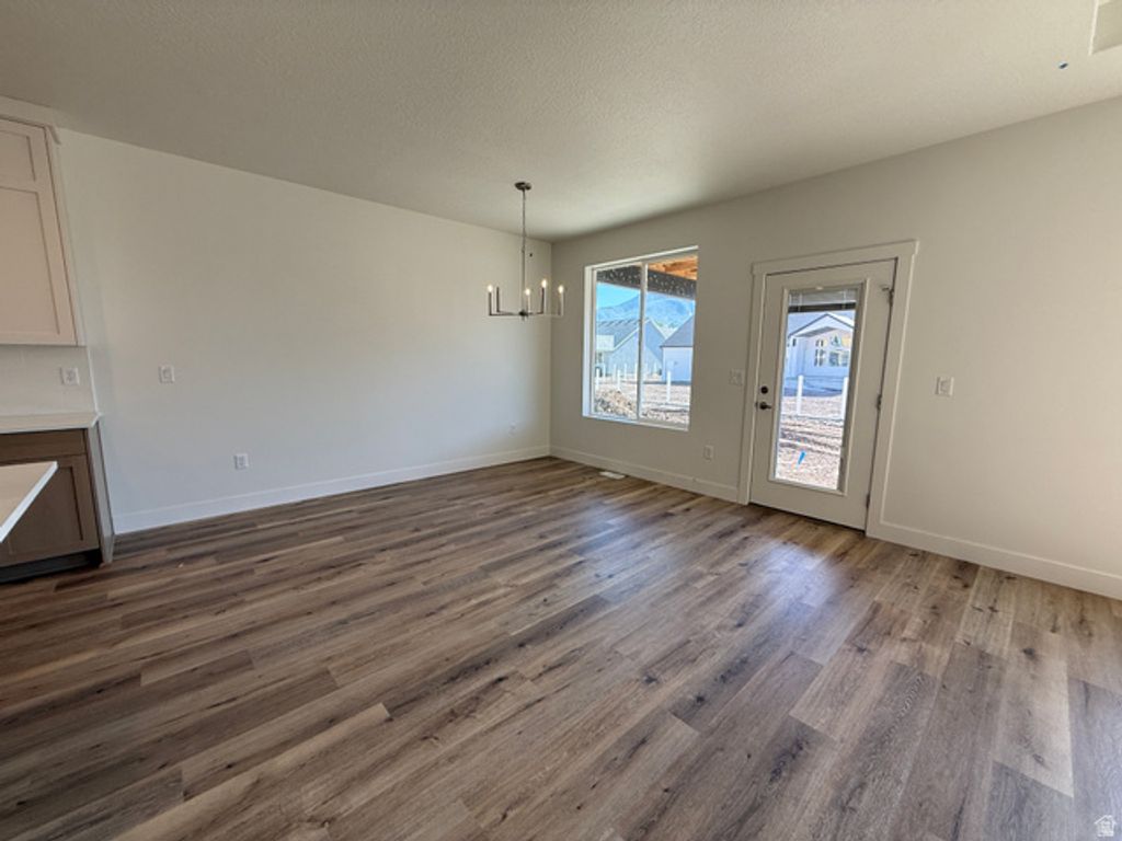 Image 6 of property listing at 6382 S LARRY WAY #140, South Weber, UT 84405