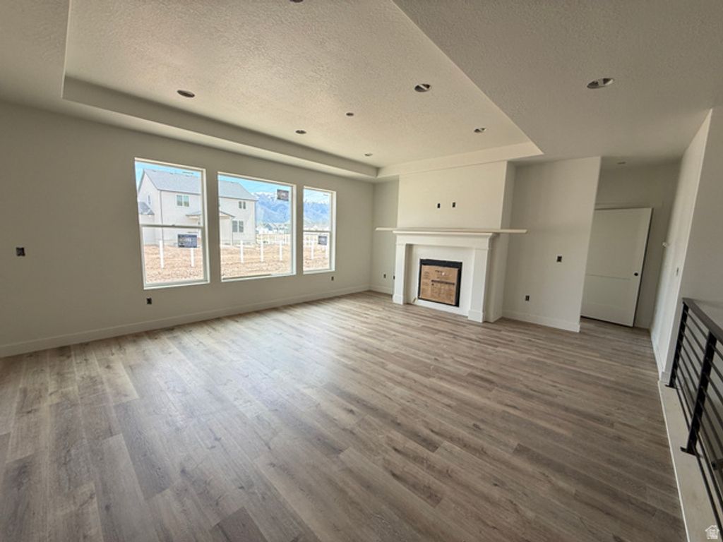 Image 9 of property listing at 6382 S LARRY WAY #140, South Weber, UT 84405