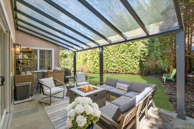 73 Huntington Road, Scarsdale, NY 10583