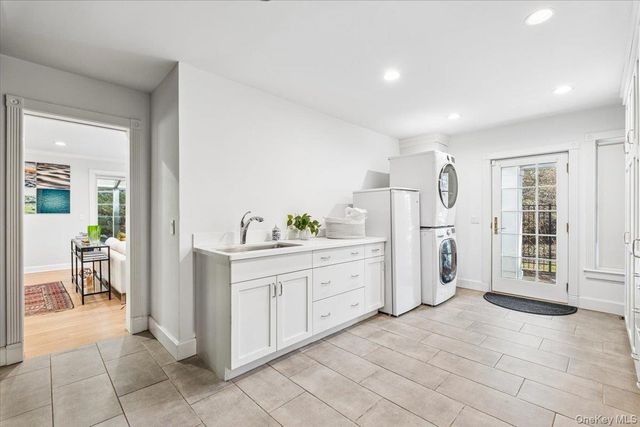73 Huntington Road, Scarsdale, NY 10583