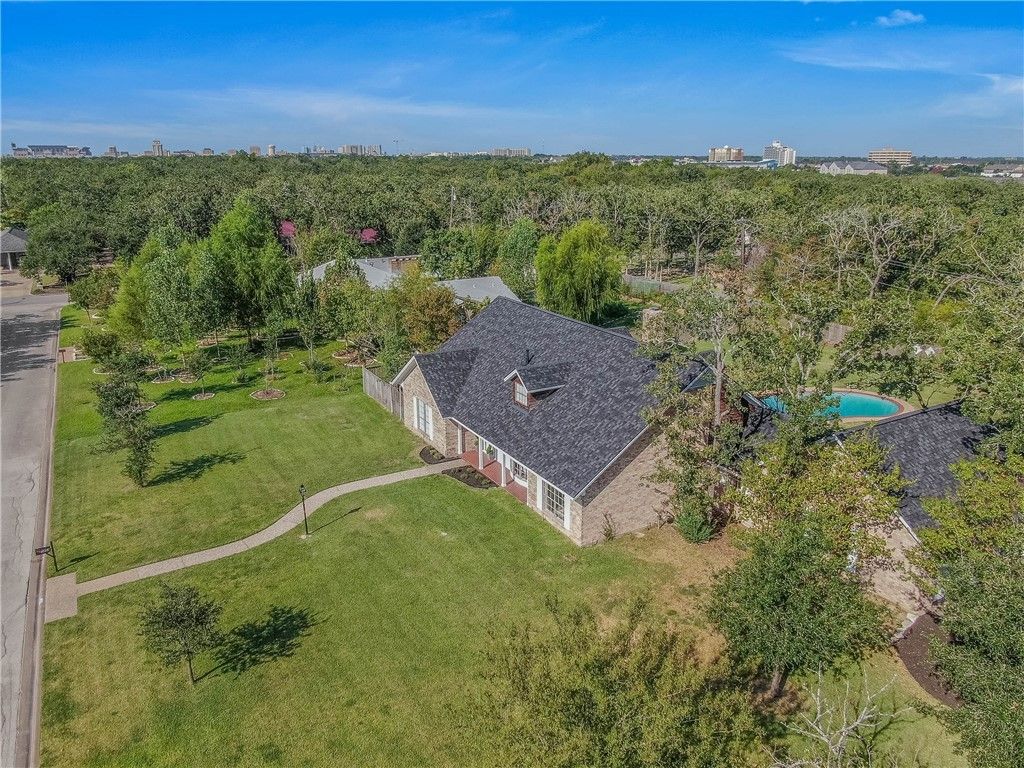 1403 Post Oak Circle, College Station, TX 77840