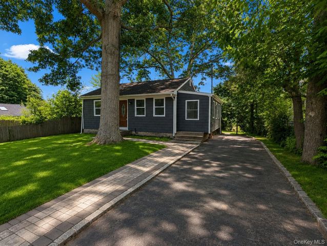 52 King Road, Rocky Point, NY 11778
