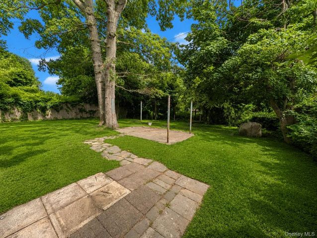 52 King Road, Rocky Point, NY 11778