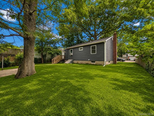 52 King Road, Rocky Point, NY 11778