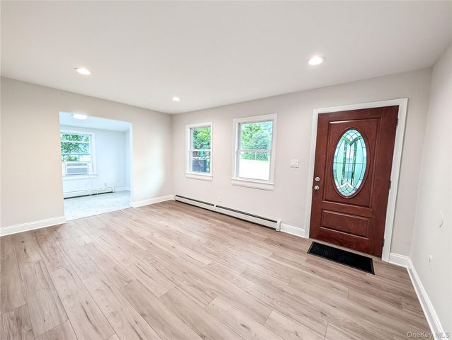 52 King Road, Rocky Point, NY 11778