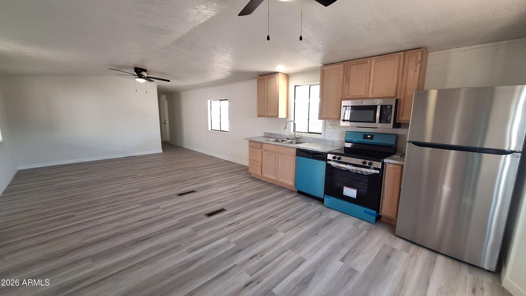 8301 N 103rd Avenue 202, Peoria, AZ 85345 — photo 3