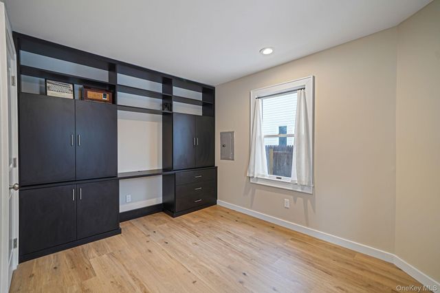 10 Terry Place, Center Moriches, NY 11934