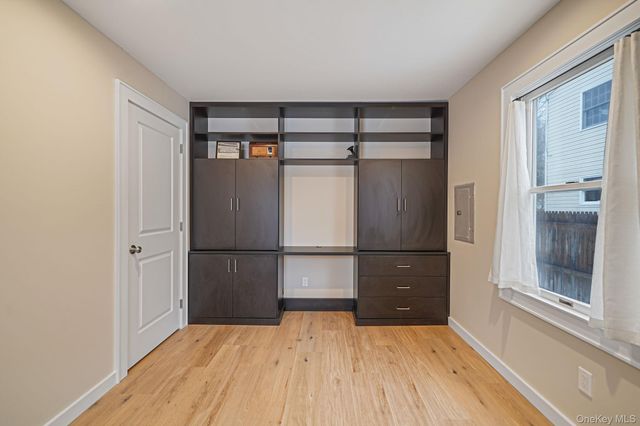 10 Terry Place, Center Moriches, NY 11934