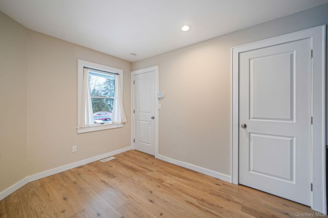 10 Terry Place, Center Moriches, NY 11934