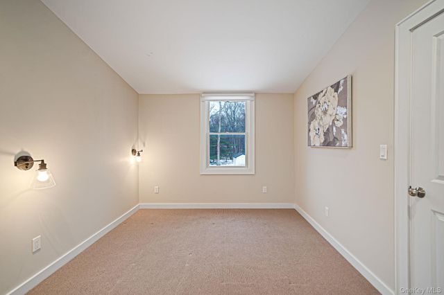 10 Terry Place, Center Moriches, NY 11934