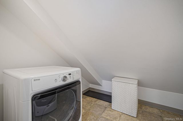 10 Terry Place, Center Moriches, NY 11934