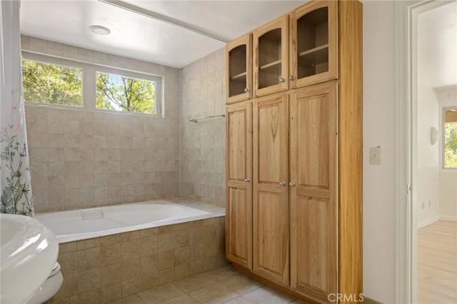 27711 Alpen, Lake Arrowhead, CA 92352