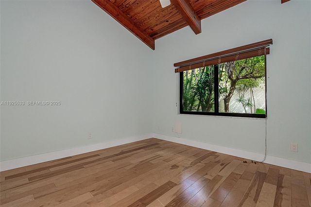 2621 S Parkview Dr, Hallandale Beach, FL 33009