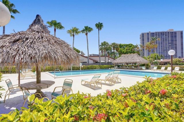 2621 S Parkview Dr, Hallandale Beach, FL 33009