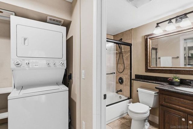 3927 Nobel Dr 39, San Diego, CA 92122