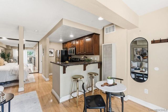 3927 Nobel Dr 39, San Diego, CA 92122