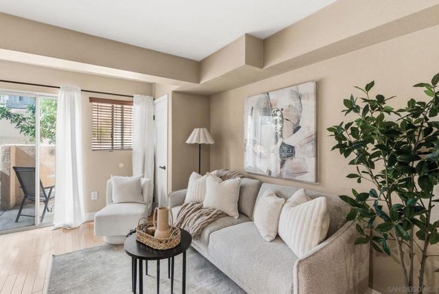 3927 Nobel Dr 39, San Diego, CA 92122