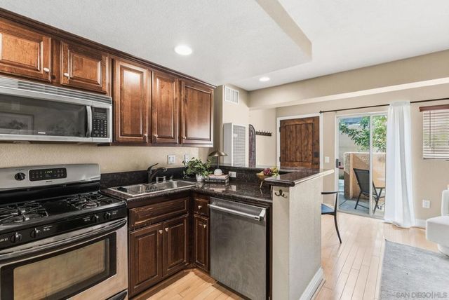 3927 Nobel Dr 39, San Diego, CA 92122