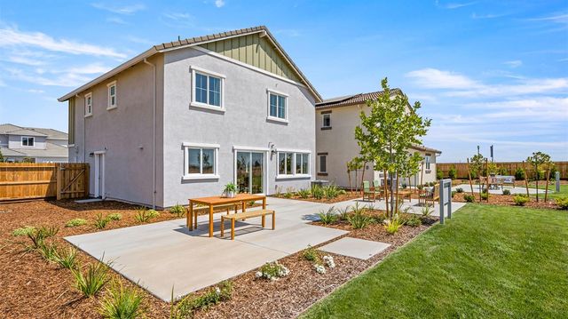 1956 Talavera Dr, Lincoln, CA 95648