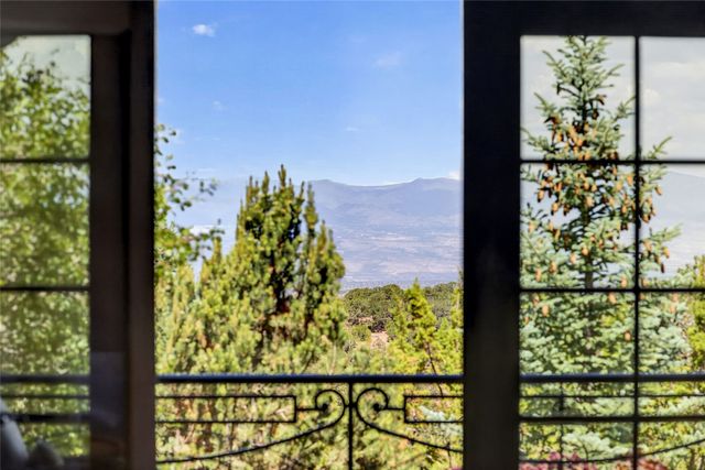 1145 South Summit Ridge, Santa Fe, NM 87501