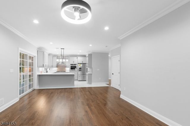 240 Atlantic Dr, Parsippany-troy Hills Twp., NJ 07054