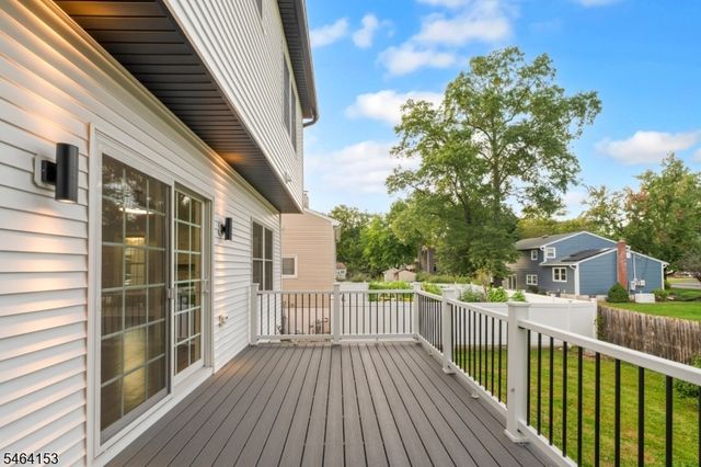 240 Atlantic Dr, Parsippany-troy Hills Twp., NJ 07054