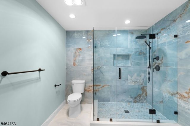 240 Atlantic Dr, Parsippany-troy Hills Twp., NJ 07054