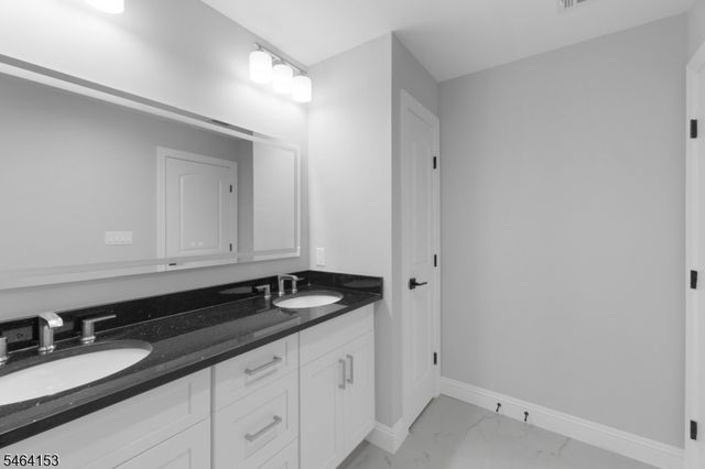 240 Atlantic Dr, Parsippany-troy Hills Twp., NJ 07054