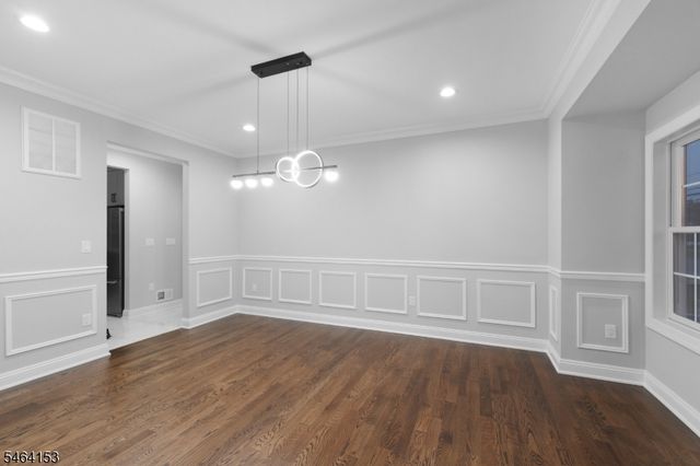 240 Atlantic Dr, Parsippany-troy Hills Twp., NJ 07054