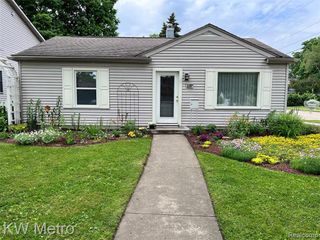 237 Woodlawn Avenue, Royal Oak, MI 48073