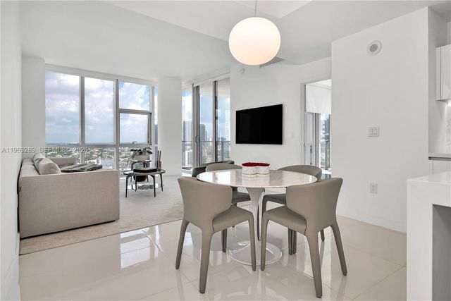 851 NE 1st Ave 1701, Miami, FL 33132