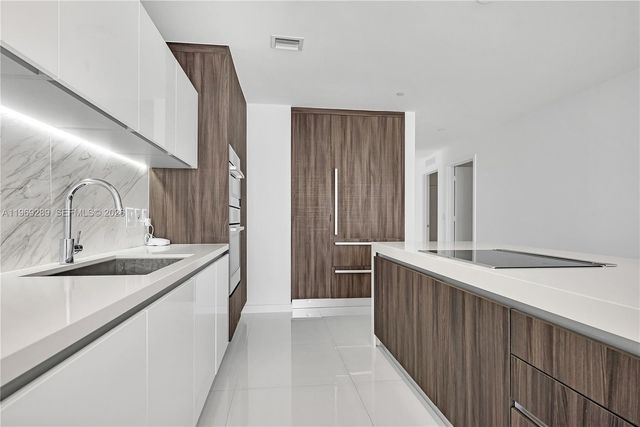 851 NE 1st Ave 1701, Miami, FL 33132